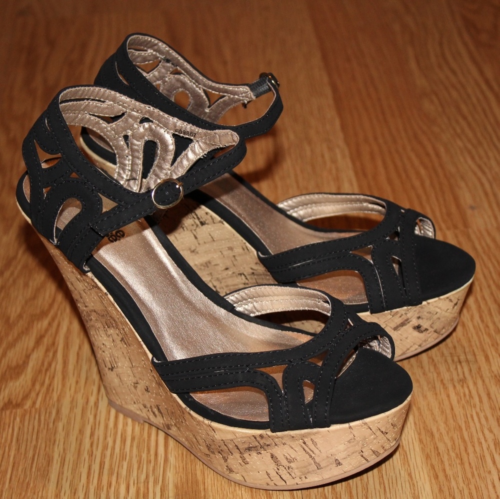 Black Wedges